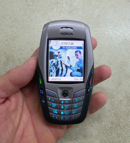 Nokia 6600 smartphone vintage